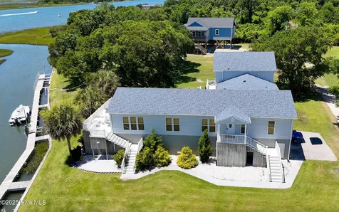 101 Hamilton Lane Hubert NC 28539