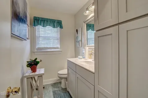 5018 Oleander Drive Wilmington NC 28403