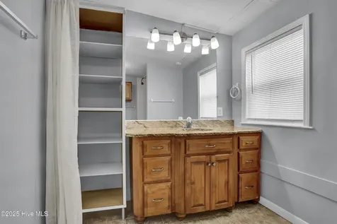 1784 N.c. Hwy-172 Sneads Ferry NC 28460