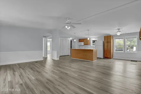 1784 N.c. Hwy-172 Sneads Ferry NC 28460