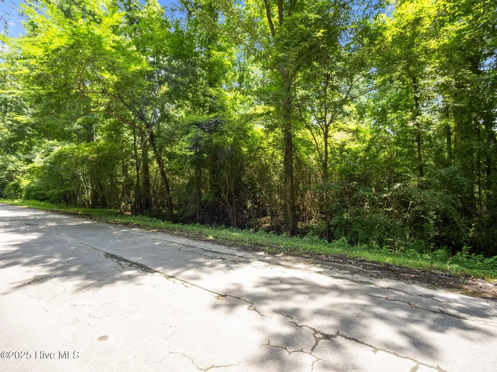 110 Tradewinds Road Newport NC 28570