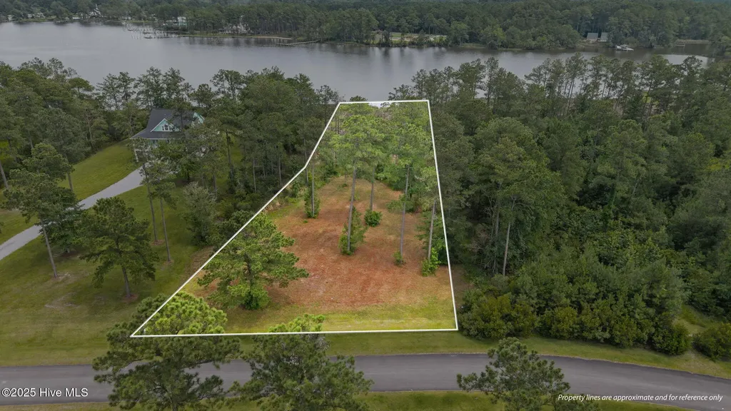 170 Waters Edge E Lane Oriental NC 28571