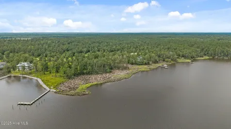 170 Waters Edge E Lane Oriental NC 28571
