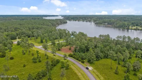 170 Waters Edge E Lane Oriental NC 28571