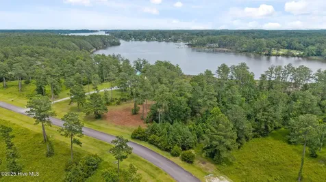 170 Waters Edge E Lane Oriental NC 28571