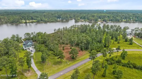 170 Waters Edge E Lane Oriental NC 28571