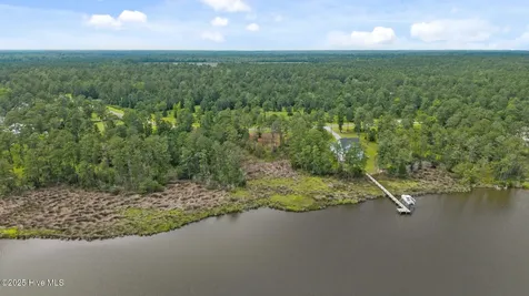 170 Waters Edge E Lane Oriental NC 28571
