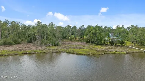 170 Waters Edge E Lane Oriental NC 28571