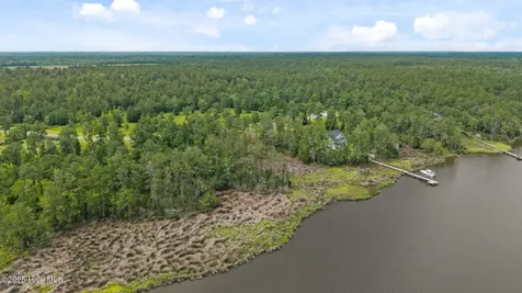 170 Waters Edge E Lane Oriental NC 28571