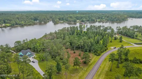170 Waters Edge E Lane Oriental NC 28571