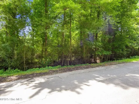 108 Tradewinds Road Newport NC 28570