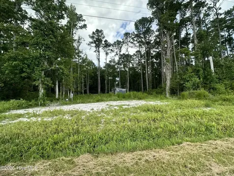 690 Oriental Road Oriental NC 28571