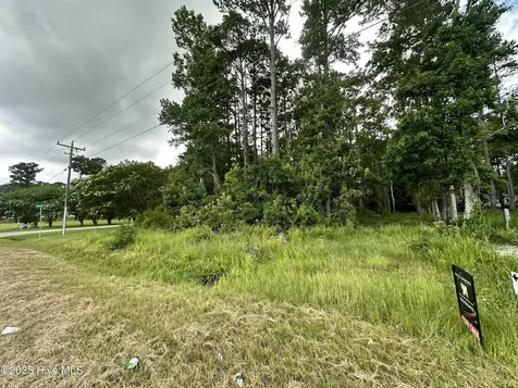 690 Oriental Road Oriental NC 28571