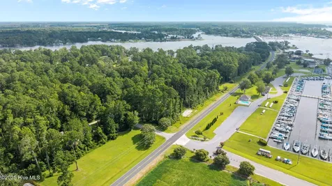 690 Oriental Road Oriental NC 28571