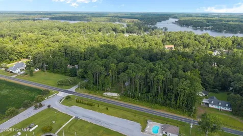 690 Oriental Road Oriental NC 28571