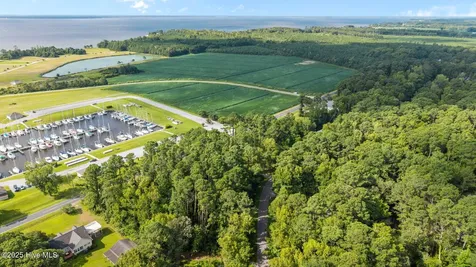 690 Oriental Road Oriental NC 28571