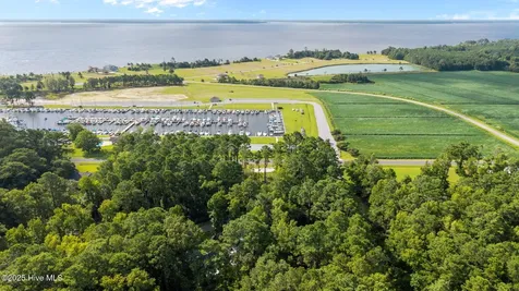 690 Oriental Road Oriental NC 28571