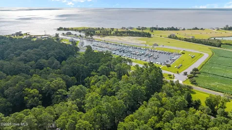 690 Oriental Road Oriental NC 28571
