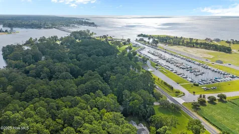 690 Oriental Road Oriental NC 28571