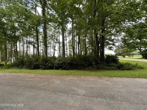690 Oriental Road Oriental NC 28571