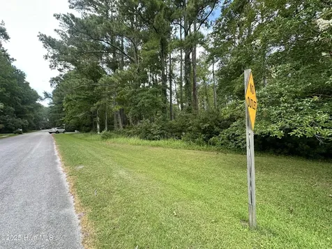 690 Oriental Road Oriental NC 28571