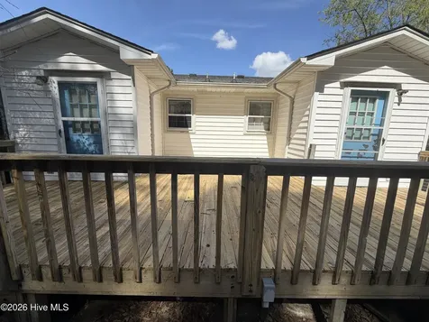 3145 Lakewood Drive Kinston NC 28504
