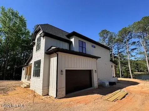 15 Goldenrod Drive Whispering Pines NC 28327