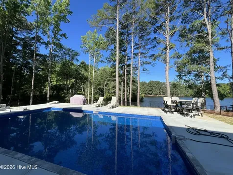 15 Goldenrod Drive Whispering Pines NC 28327