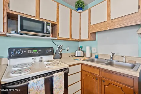 108 Lake Park Boulevard S Carolina Beach NC 28428