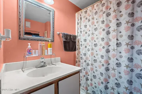 108 Lake Park Boulevard S Carolina Beach NC 28428