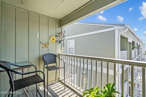 108 Lake Park Boulevard S Carolina Beach NC 28428
