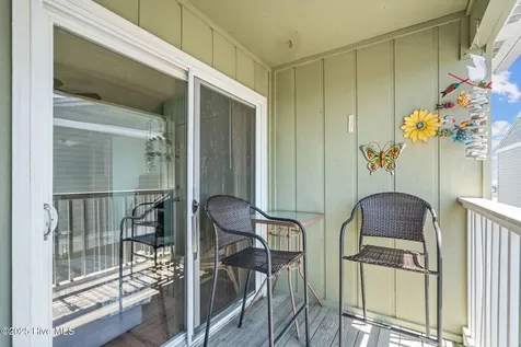 108 Lake Park Boulevard S Carolina Beach NC 28428