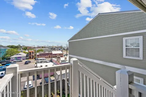 108 Lake Park Boulevard S Carolina Beach NC 28428