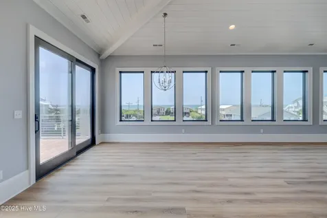 107 Raleigh Avenue Surf City NC 28445