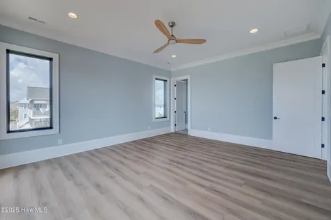 107 Raleigh Avenue Surf City NC 28445