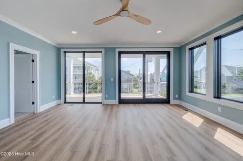 107 Raleigh Avenue Surf City NC 28445