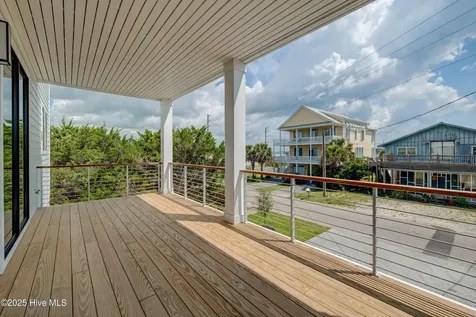 107 Raleigh Avenue Surf City NC 28445
