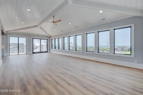 107 Raleigh Avenue Surf City NC 28445
