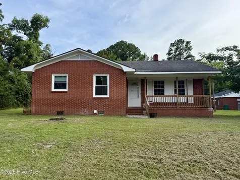 105 Rhodes Street Williamston NC 27892