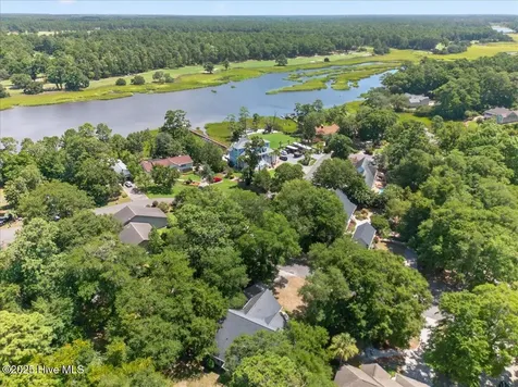 8985 Woodbine Road SW Sunset Beach NC 28468