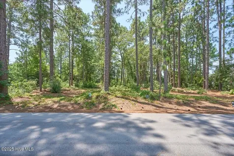 16 Moore Drive Pinehurst NC 28374