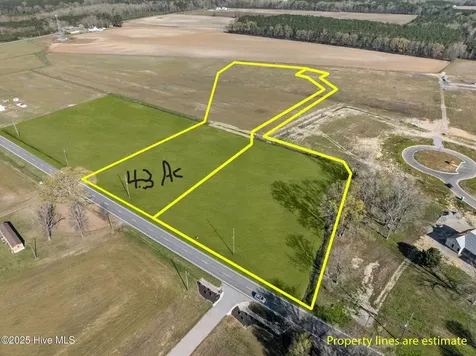 2293 Nc 102 E Ayden NC 28513