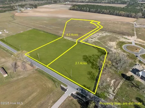 2293 Nc 102 E Ayden NC 28513