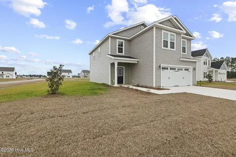 909 Wild Azalea Way Hubert NC 28539