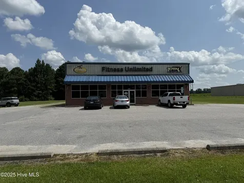 1985 W Main Street Williamston NC 27892