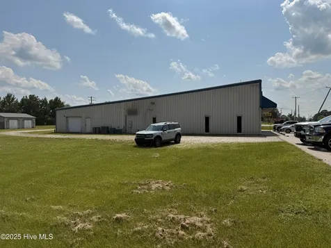 1985 W Main Street Williamston NC 27892