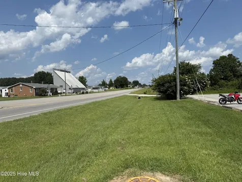 1985 W Main Street Williamston NC 27892