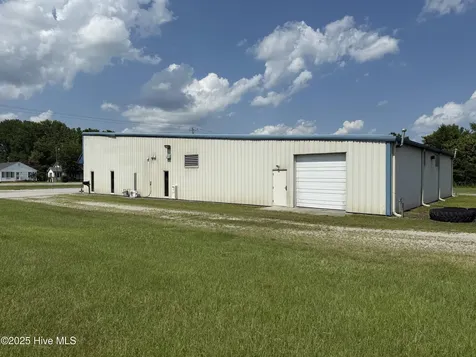 1985 W Main Street Williamston NC 27892
