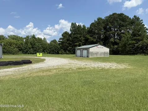 1985 W Main Street Williamston NC 27892