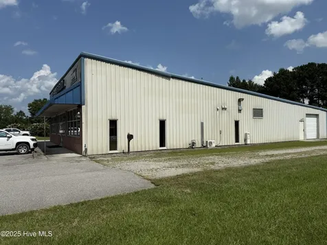 1985 W Main Street Williamston NC 27892